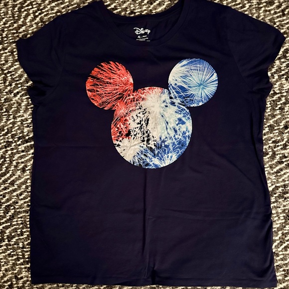 Fireworks and Mickey Mouse Tee Shirt
Missey Size XL - Picture 1 of 5